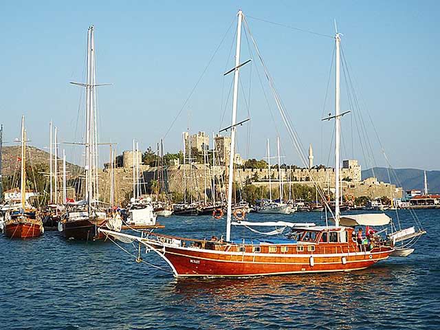 Bodrum Castle - Here starts the famaous Blue Cruise - Gulet Holday´s