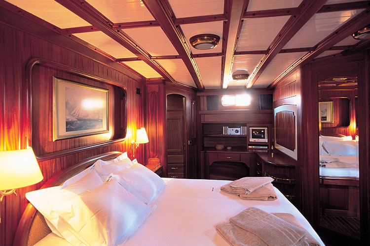 Double bed cabin on gulet COBRA QUEEN