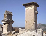 Xanthos - die hochstehenden Sarkophage