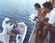 Boote - die Handarbeit der Region anbieten - kommen zur AYAZ