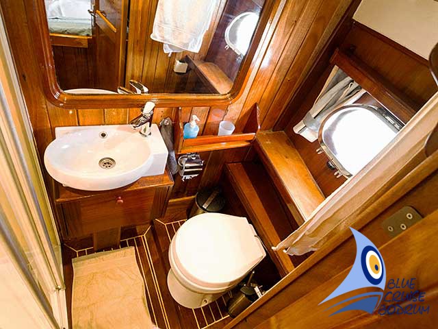Comfortable en suite canins - Sailing Blue Cruise