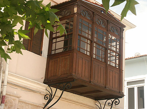 Old Turkish balcony - Fethiye old town - Balcony osman type / osmanischer Balkon - Altstadt Fethiye - alter türkischer Holzbalkon