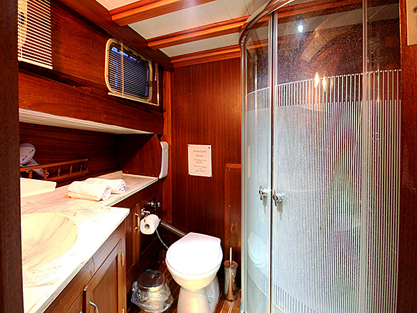 Spacious and comfortable - the new Bathroom of the Master Cabin