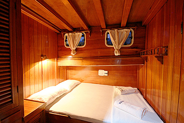 Cosy and lots of space - the double Cabin of TUFAN 5